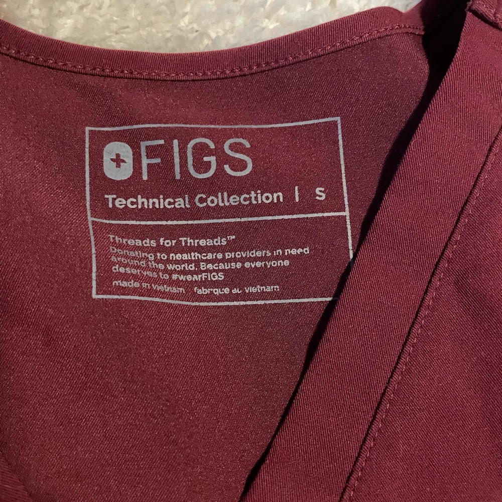FIGS burgundy scrub top